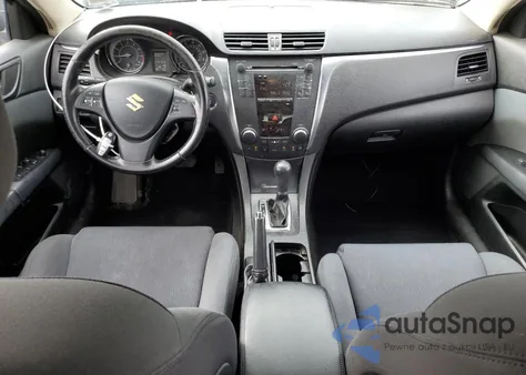 2010 Suzuki Kizashi Se z USA, uszkodzony, nr VIN JS2RF9A3XA6100078